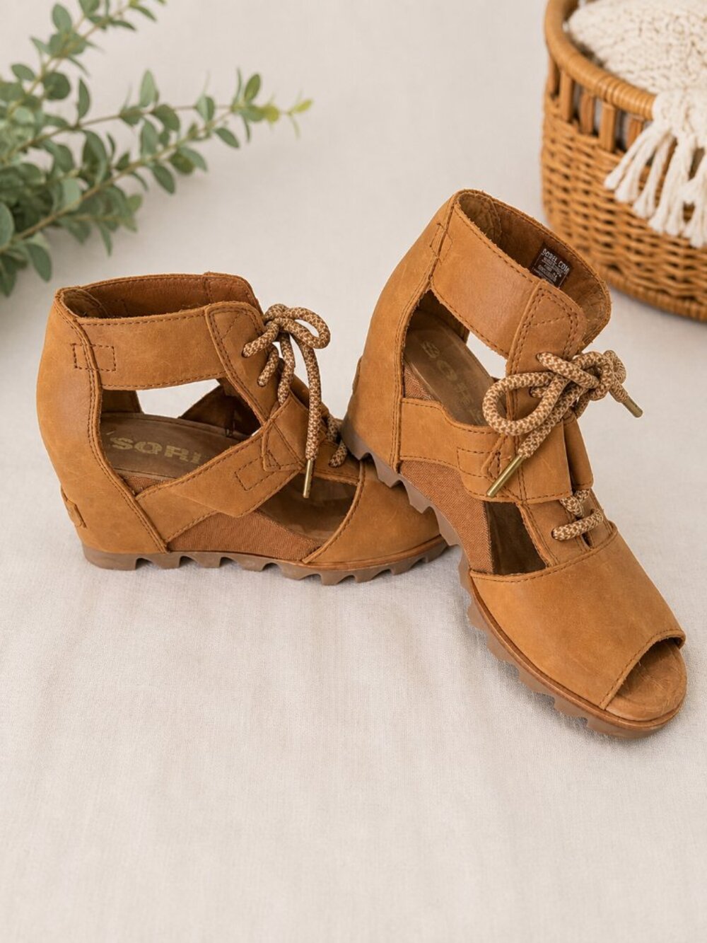 Sorel Women’s Lace Up Wedge Sandals Tan Leather Size 7